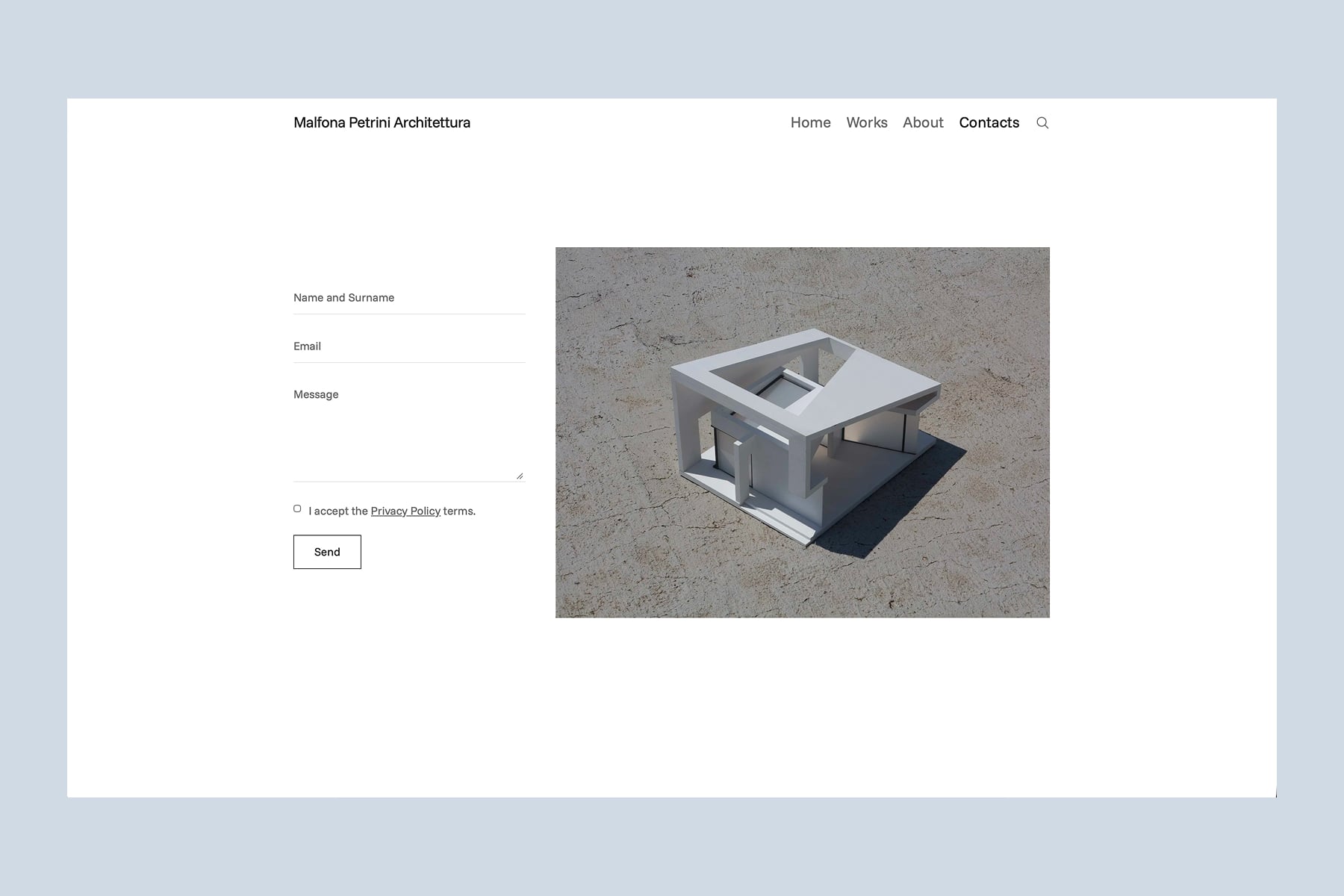 Contacts page, with the form and a model photograph